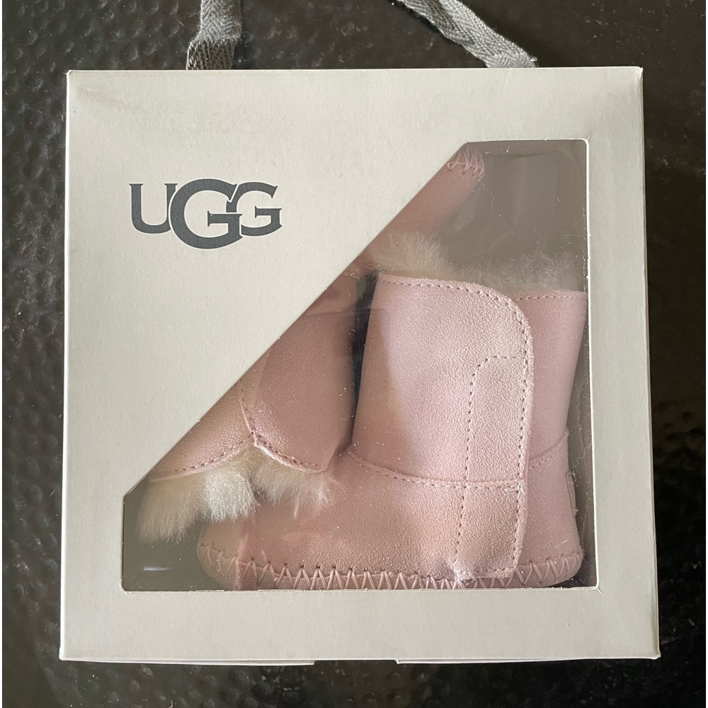 NWT, NIB UGG Caden Boot. Light pink. Fur lined.